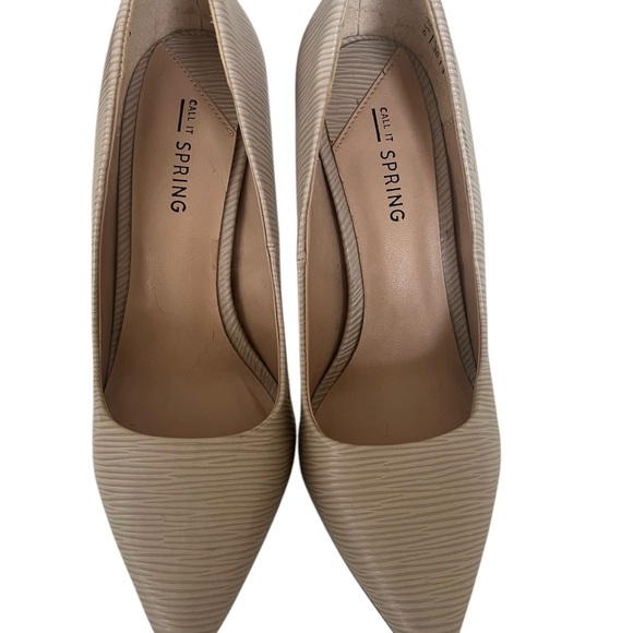 Elegant Beige Textured Heels - Picture 3 of 4